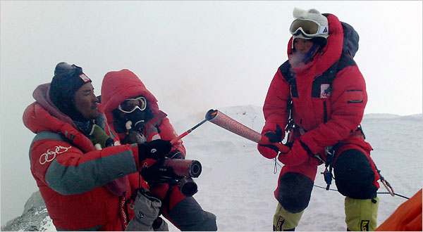 2008 Olympic torch on Everest